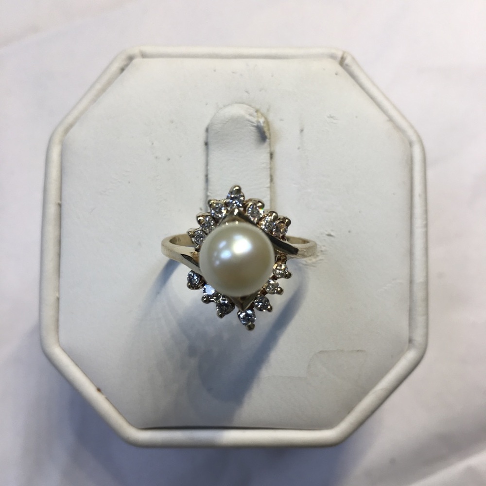 14K yellow gold stamped diamonds ring - Picture 2 of 5